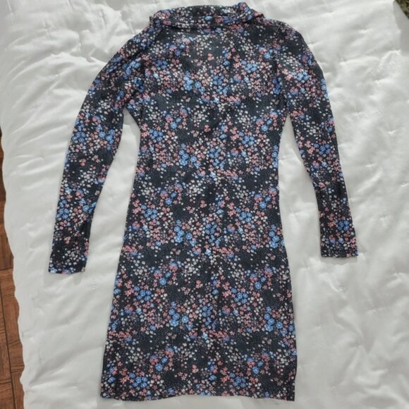 Super Soft Retro Ruched Button Down Semi Sheer Dress - Picture 11 of 11